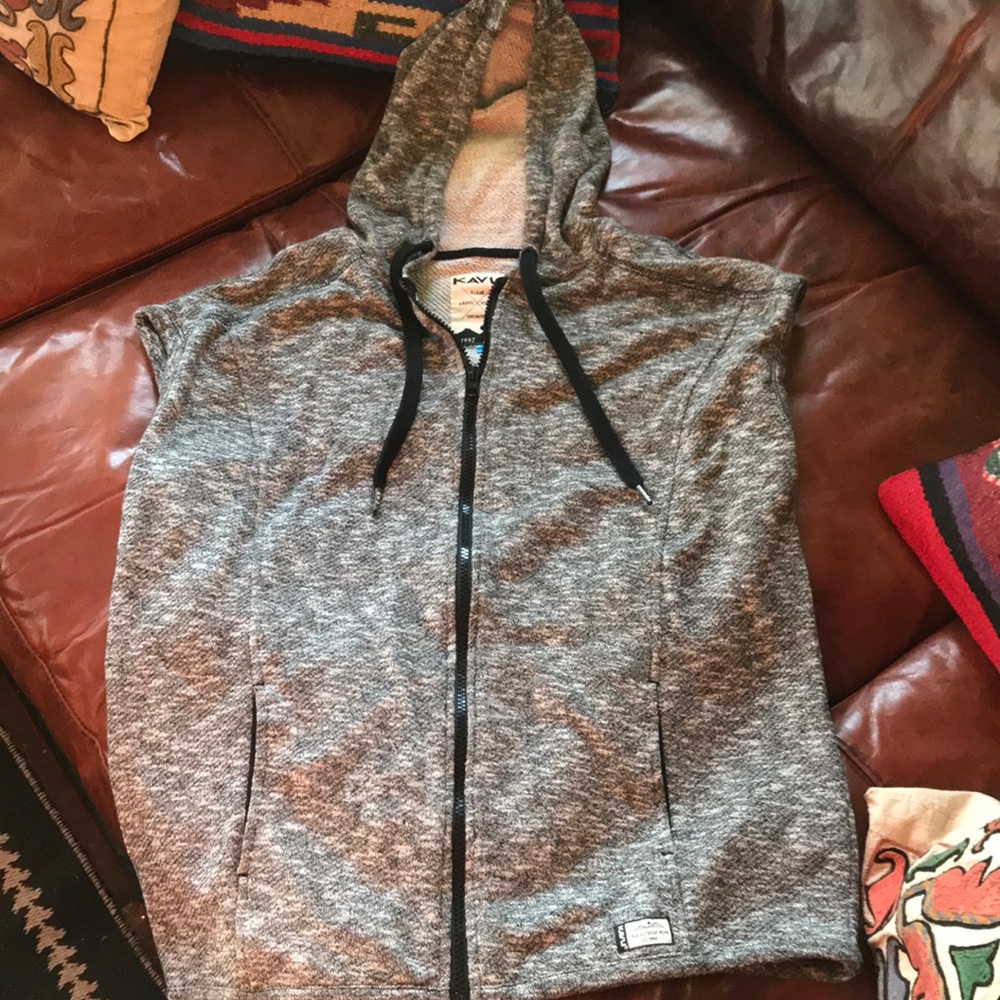 KAVU sleeveless zip hoodie.